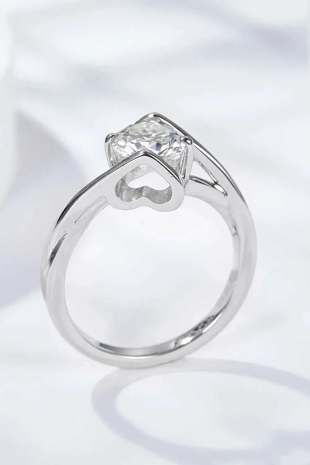 Get What You Need 1 Carat Moissanite Ring Moissanite - Tophatter Daily Deals